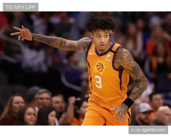 山东泰山球迷橙色助阵，激情呐喊共襄球队辉煌时刻