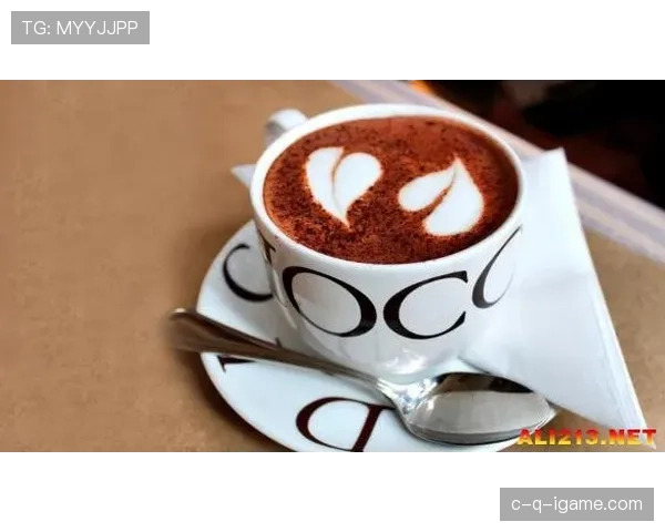 辛德胡这生活简直开挂了，训练室外她连咖啡都要讲究成艺术品？