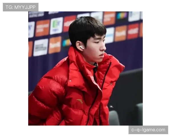 林孝埈赛场冷面教科书，下飞机像贵公子度假版，我翻一下照片就心疼银行卡